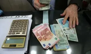 کاهش اساسی نرخ دلار؛ دلالان ارز 4 هزار و 200 تومانی ضرر کردند