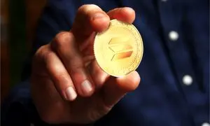 کاهش قیمت بیت کوین و کاردانو در مقابل رشد ۲۲ درصدی سولانا !