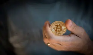 دست بیت کوین و سایر رمزارزها از بازار کوتاه می‌شود؟