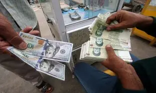 اثر گذاری شدید اخبار سیاسی بر بازار ارز ؛ قیمت دلار همچنان کاهشی است