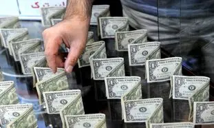 قیمت دلار در آستانه کاهش بیشتر؛ خریداران دست نگه دارند
