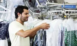 قیمت خشکشویی لباس در سال ۱۴۰۰ چقدر گران شد؟