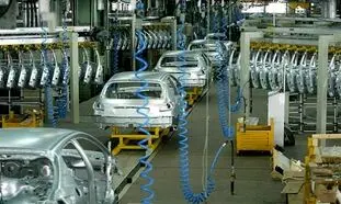 افزایش نرخ دلار سبب افزایش قیمت خودرو شد