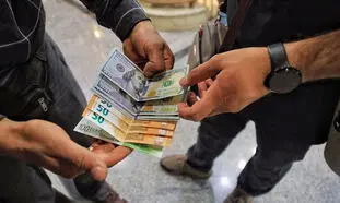 قیمت دلار عقب نشینی کرد