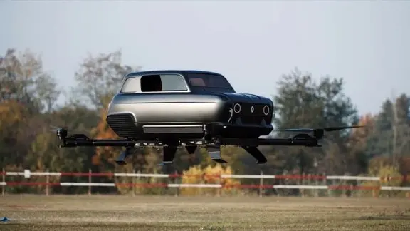 ماشین پرنده رنو ۴ در آستانه ۶۰ سالگی/ آشنایی با تازه‌های صنعت خودرو