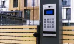 خرید آنلاین آیفون تصویری هوشمند