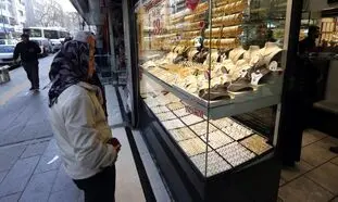 سکه و طلا در مدار ریزشی حرکت می کنند!