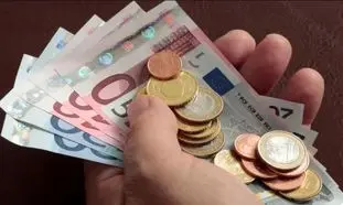 سقوط لیر ترک‌ها را تشویق به خرید دلار کرد