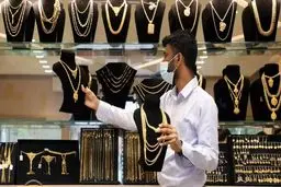 قیمت طلا و سکه خلاف جهت نرخ دلار حرکت کرد