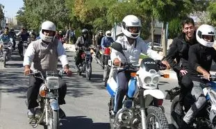 بانک ملی 500 کلاه کاسکت استاندارد به موتورسواران اهدا کرد