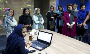 10 دختری که خوب پول در می‌آورند