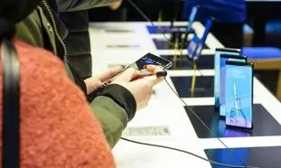 افزایش فروش آیفون و سامسونگ / قیمت روز گوشی های موبایل