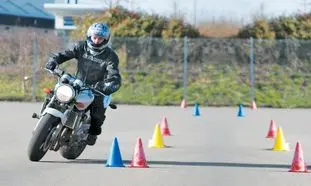 شرایط گرفتن گواهینامه موتور + هزینه ها