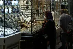 با افزایش نرخ دلار قیمت طلا و سکه نزولی شد!
