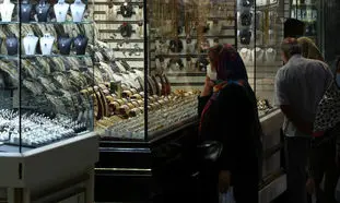 با افزایش نرخ دلار قیمت طلا و سکه نزولی شد!