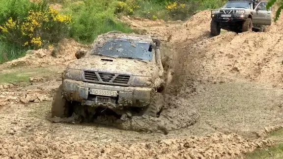 یک آفرود بازی دیوانه وار با نیسان پاترول (ویدیو)