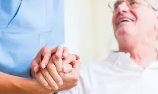 خدمات پرستاری و مراقبتی در منزل را به آسانیسم بسپارید