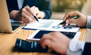 ارزیابی عملکرد بهین تکنولوژی ، دنیزوود ، سلام پرواز و دژ درب در سال 1400