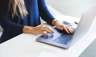 لپ تاپ های 40 تا 60 میلیون تومانی بازار برای چه افرادی مناسبند؟