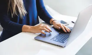 لپ تاپ های 40 تا 60 میلیون تومانی بازار برای چه افرادی مناسبند؟