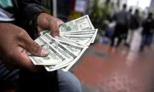 قیمت روز دلار 21 فروردین 1401 / مانع بازارساز بر سر راه دلار