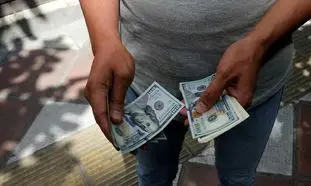 قیمت دلار روز 1 اردیبهشت ماه 1401/ بازار ارز سردرگم است!