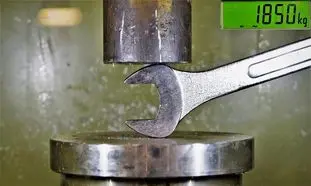 در جدال پرس هیدرولیک با آچارهای سرسخت برنده کیست؟ (ویدیو)