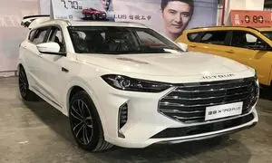 خودنمایی شاسی بلند فیدلیتی مدل 2022 در دبی (ویدیو)