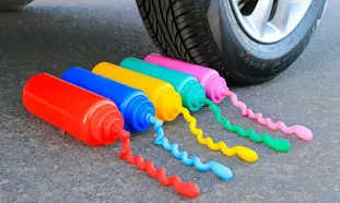 لحظه خرد کردن اجسام زیر لاستیک خودرو (ویدیو)