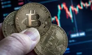 بیت کوین ؛ از رویای ۱۰۰ هزار دلاری تا سقوط ۵۰ درصدی