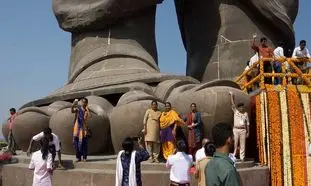 ابهت و شکوه بزرگترین تندیس جهان را ببینید (ویدیو)