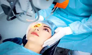 عمل لیزیک چشم چقدر هزینه و چه عوارضی دارد؟