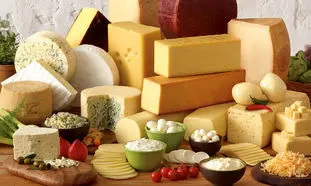 نگاهی به کارخانه پیشرفته پنیر و لبنیات (ویدیو)