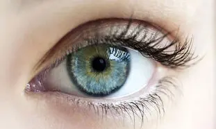 عمل تغییر رنگ چشم چقدر هزینه و چه عوارضی دارد؟