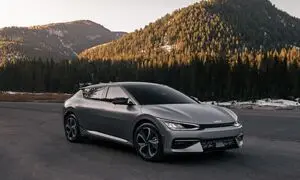 بررسی نمونه اولیه کیا نیرو ای وی مدل 2022