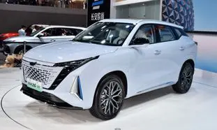 نگاهی به شاسی بلند اسپرت و مدرن چانگان اوشان زد 6 مدل 2022 (ویدیو)