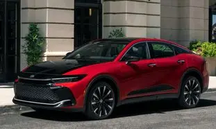 شاسی بلند جدید تویوتا کراون 2023 پا به خیابان گذاشت (ویدیو)