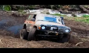 آبروریزی شاسی بلند ژاپنی؛ وقتی نیسان پاترول در گودال گیر می‌کند (ویدیو)