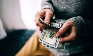 قیمت دلار روز 18 مرداد 1401/ سردرگمی ارز در کشمکش مذاکرات برجام