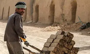 آیت الله رئیسی گره دستمزد کارگران را باز می‌کند؟