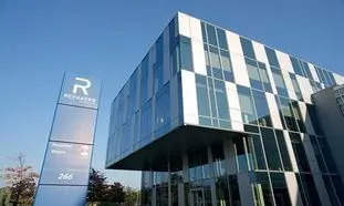 فرآیند جالب نصب کرتین وال یا دیوار شیشه ای در ساختمان های بلند (ویدیو)