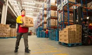لجستیک چیست و چه نقشی در بازار آنلاین پست ایفا می‌کند؟