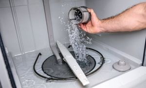 چرا ماشین ظرفشویی آب تخلیه نمی‌کند؟ (عیب‌یابی و رفع مشکل)