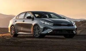 کیا سراتو GT مدل 2023؛ یک ماشین جذاب و جوان پسند (ویدیو)