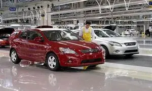 قیمت روز خودرو 4 مهر / واردات تاثیری روی نرخ اتومبیل ندارد؟