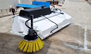 همه آنچه می‌خواهید درباره جارو مینی لودر بابکت بدانید