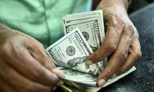 قیمت دلار کم شد اما کانال 32 هزار تومانی را ترک نکرد