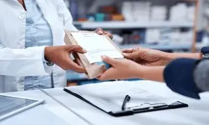 نگاه مدبرانه پزشکان به نسخه نویسی آنلاین