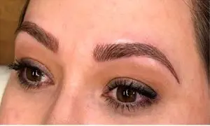کاشت ابرو و تاثیر آن در زیبایی صورت