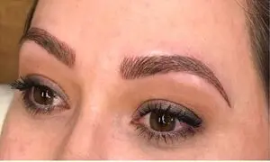 کاشت ابرو و تاثیر آن در زیبایی صورت